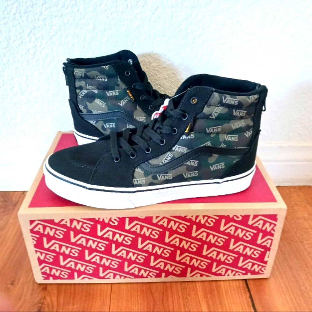 Vans - Picture 1 of 4
